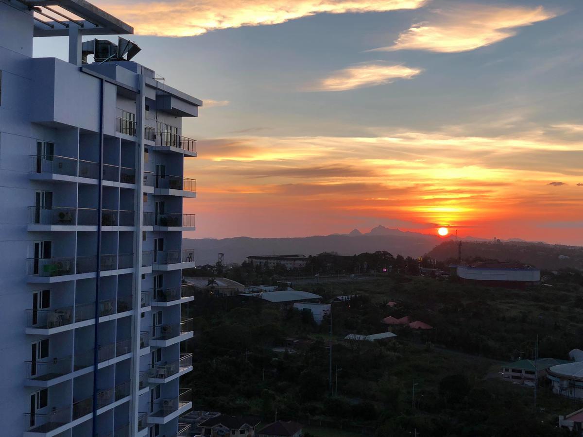 شقة Tagaytay Cool Spot تاجيتاي الغرفة الصورة